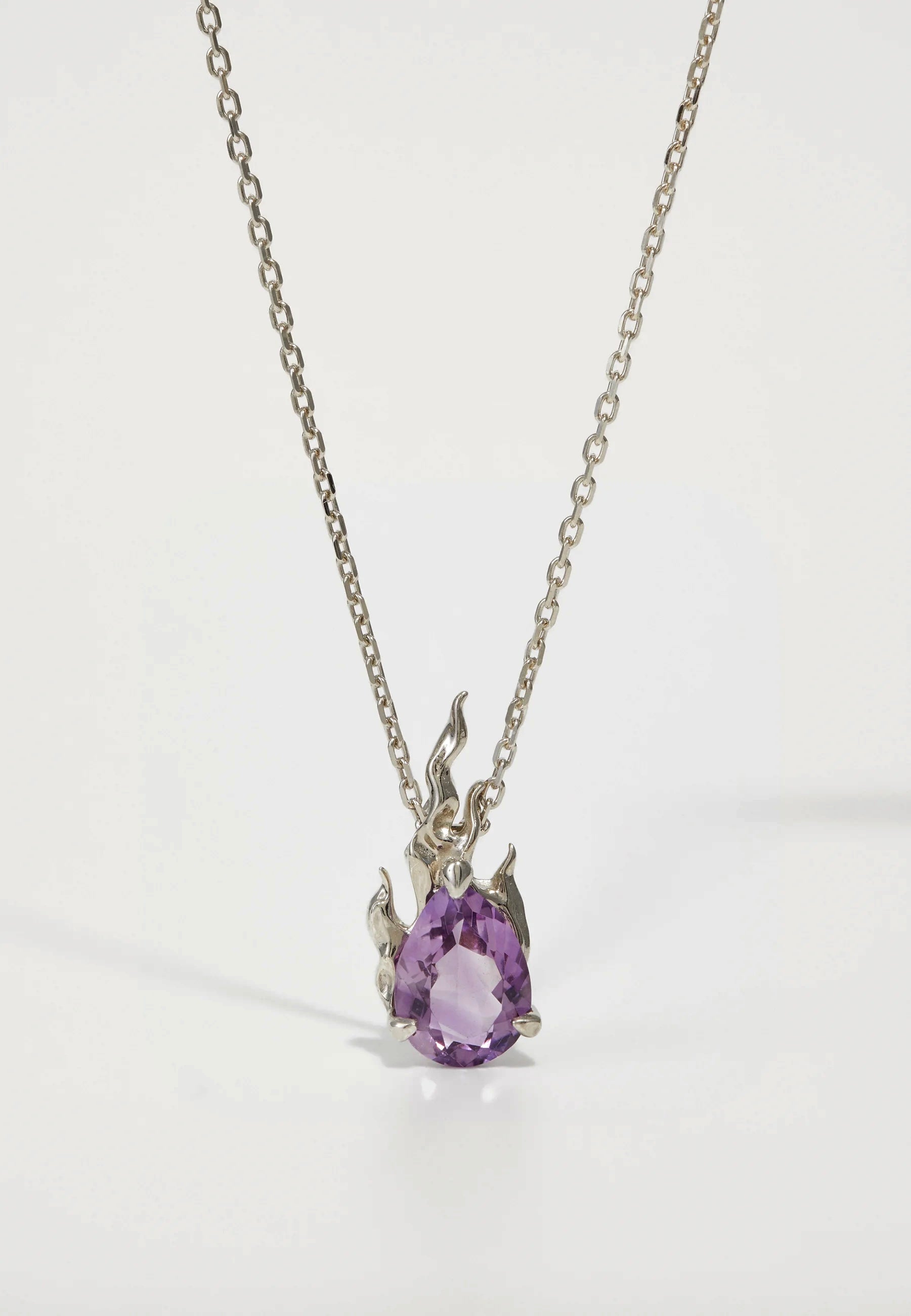 Purple Amethyst Gem In Heat Necklace – Rhodium vermeil