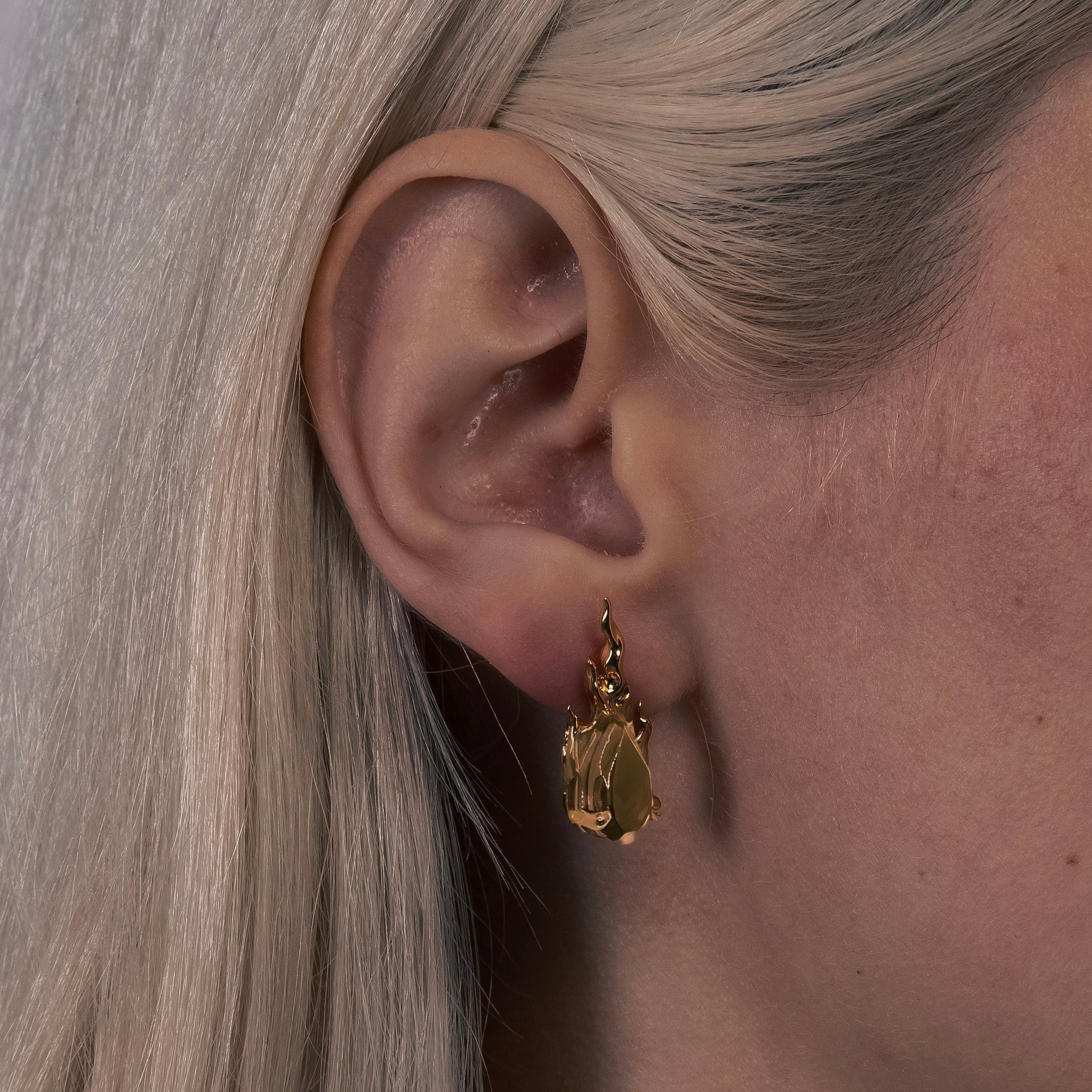 Hard Gem In Heat Earring Single