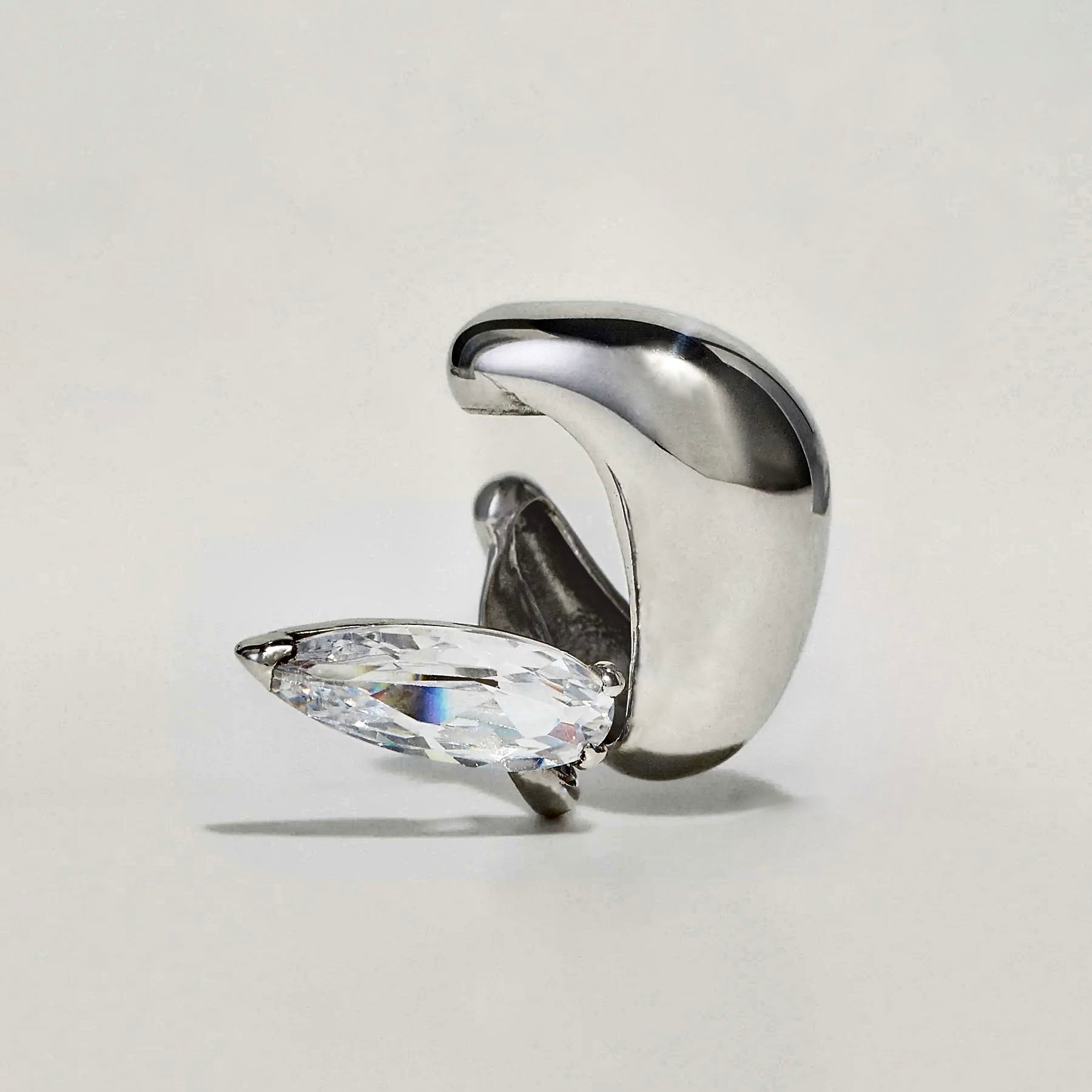 Mini Blown Sharp Alien Ear Cuff