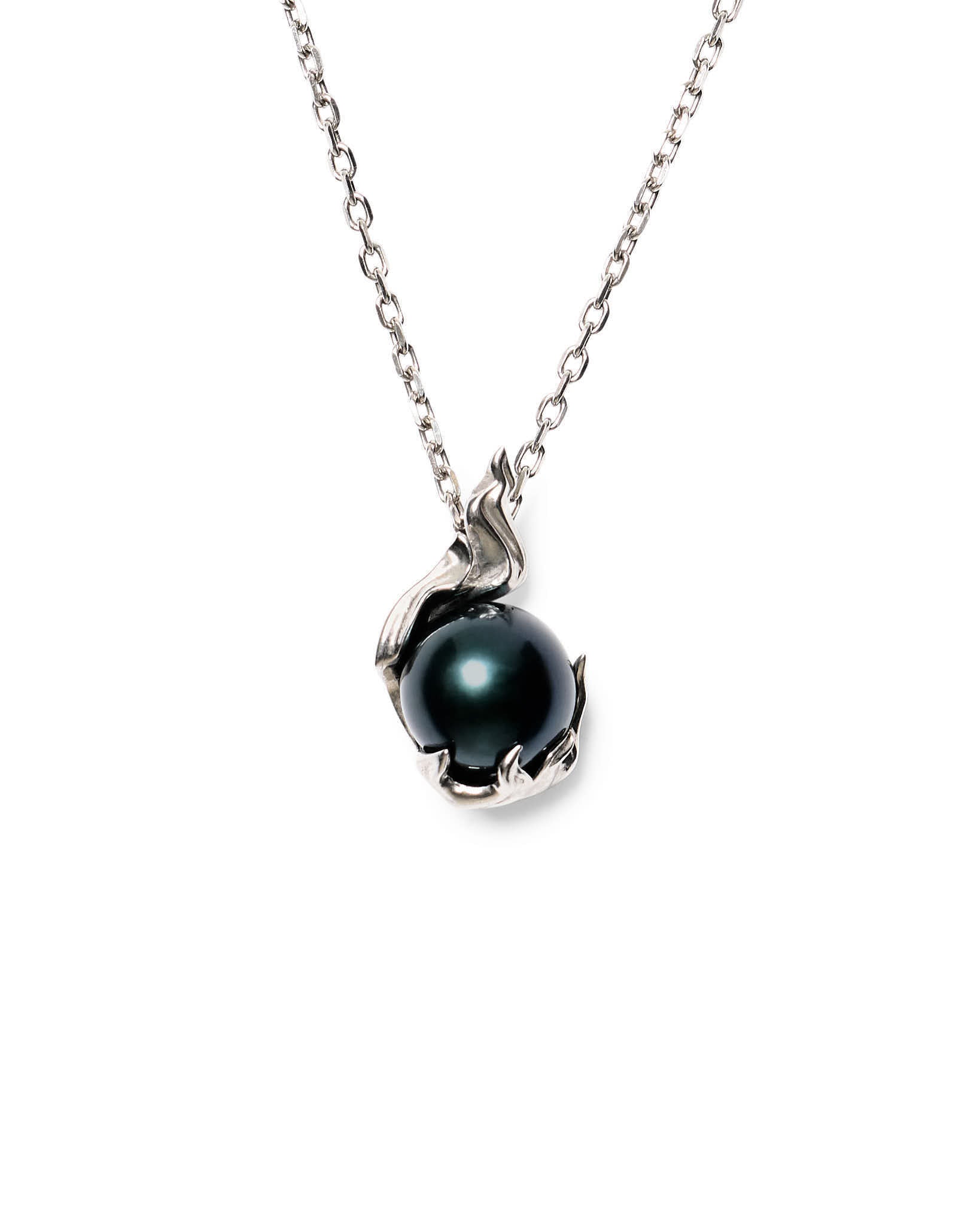 Black pearl flame pendant necklace