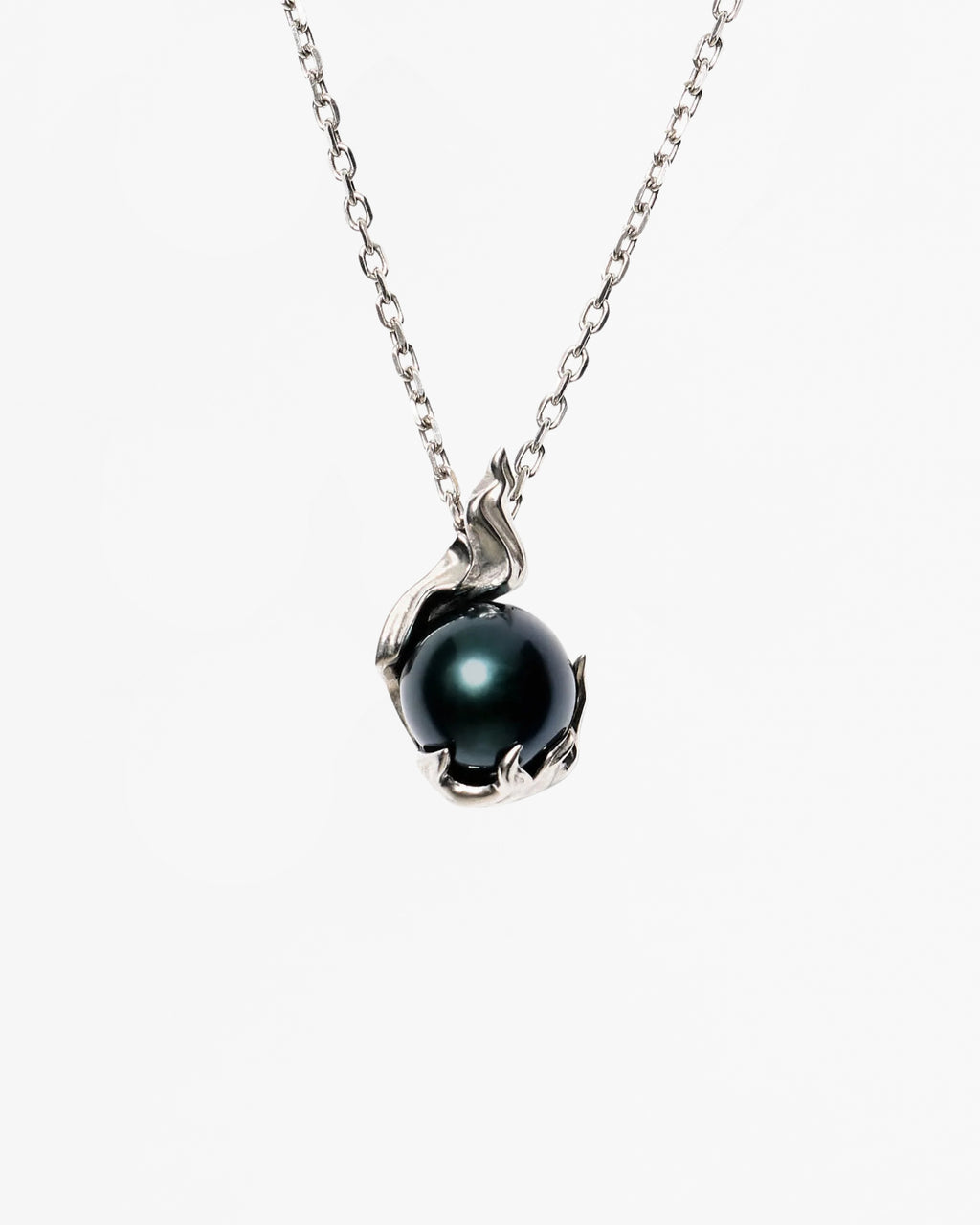 Black pearl flame pendant necklace