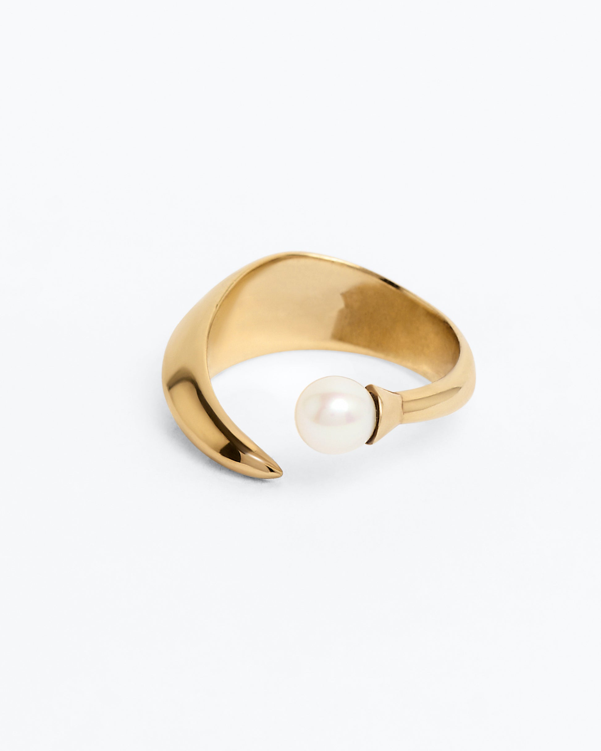 Pearl raptor ring